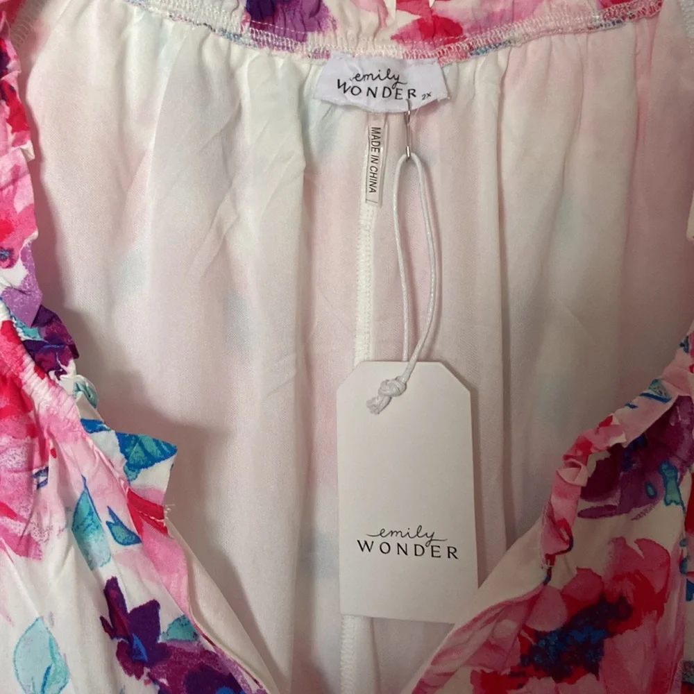 Emily Wonder  dress - Picture 4 of 8